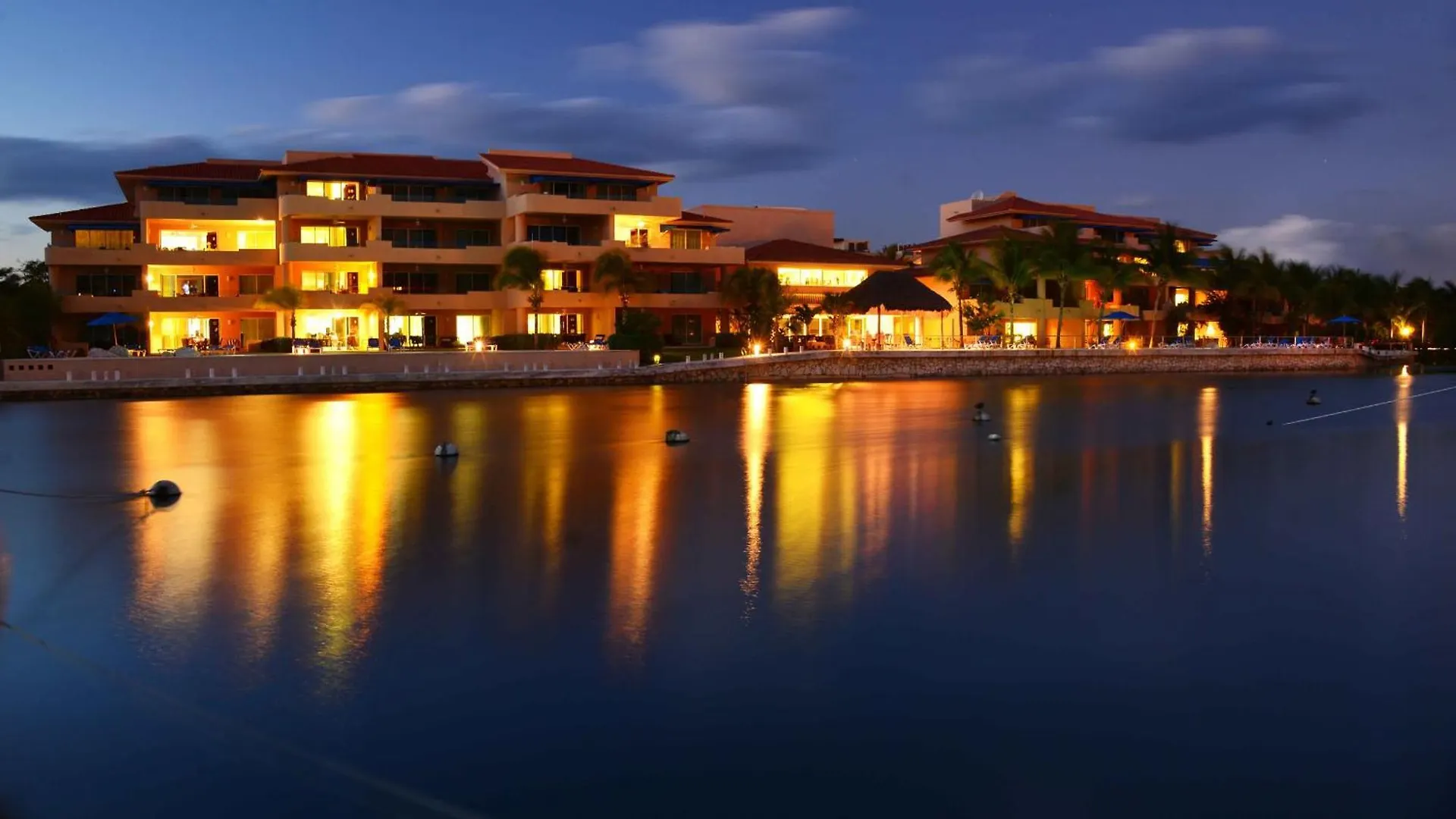 Portobello Gran Marina Puerto Aventuras